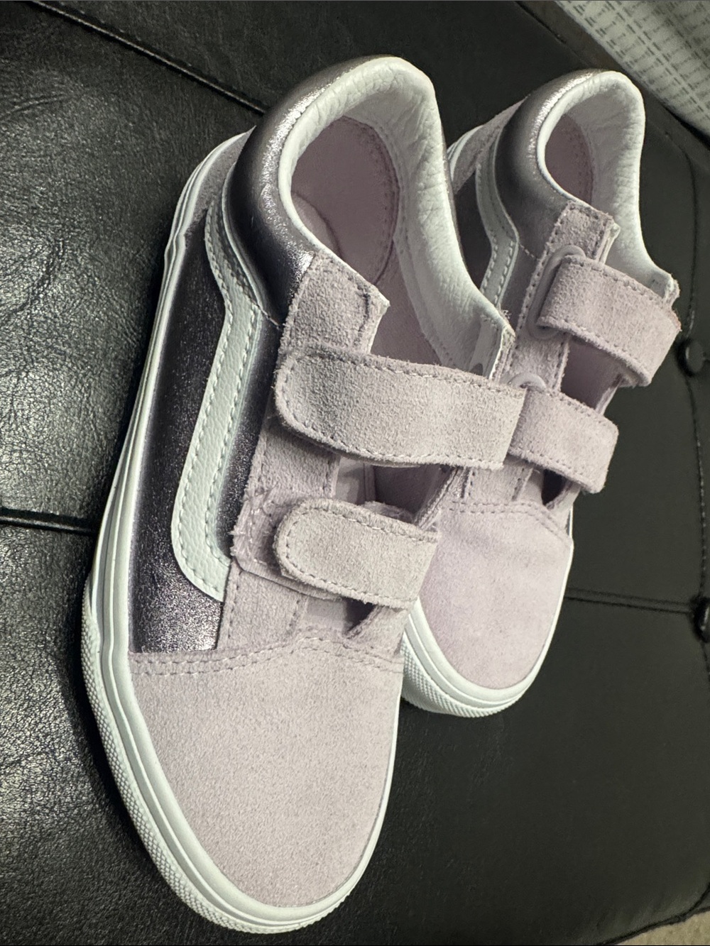 Vans Kids Suede Velcro Sneakers in Lavender